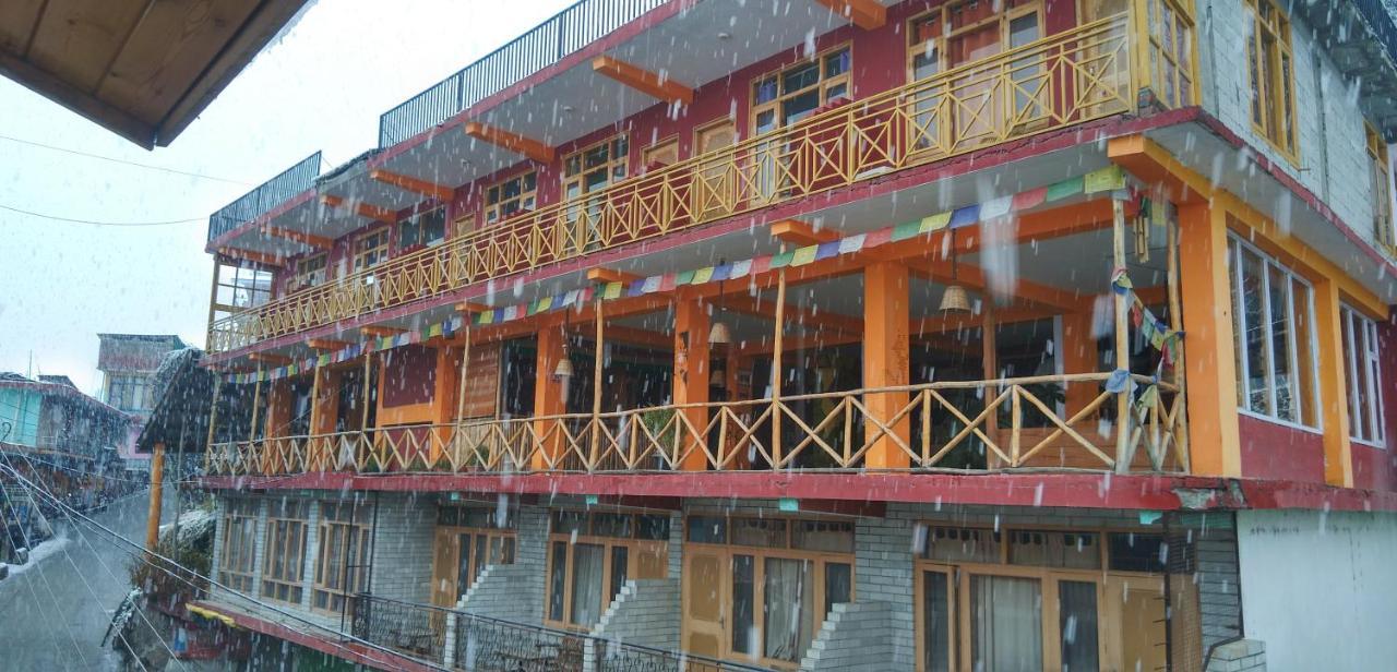 מנאלי Rasta Cafe And Lodge מראה חיצוני תמונה