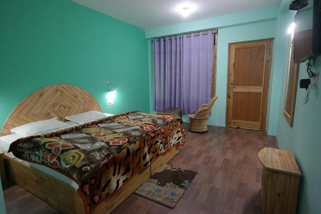מנאלי Rasta Cafe And Lodge מראה חיצוני תמונה