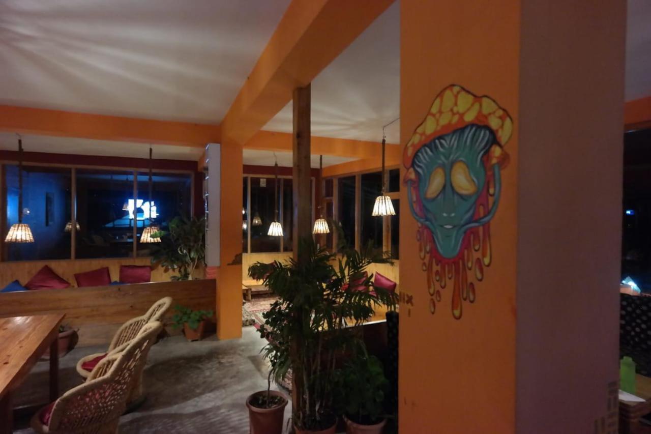 מנאלי Rasta Cafe And Lodge מראה חיצוני תמונה